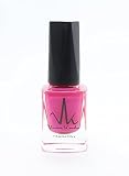 Vivien Kondor de uñas en rosa rosa